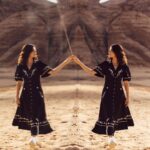 Lucy Hale Instagram - Maraya, meaning mirror or reflection in Arabic. 9,740 mirrors reflecting AlUla’s scenery 🤎 @experiencealula @filmalula #filmalula #experiencealula