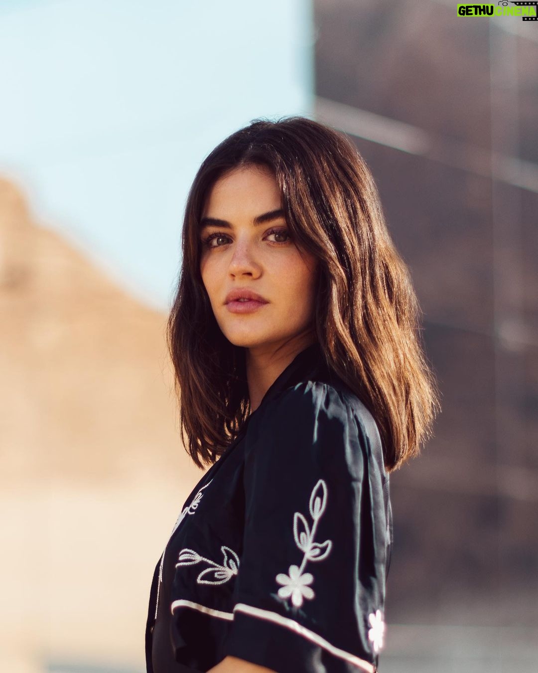 Lucy Hale Instagram - Maraya, meaning mirror or reflection in Arabic. 9,740 mirrors reflecting AlUla’s scenery 🤎 @experiencealula @filmalula #filmalula #experiencealula