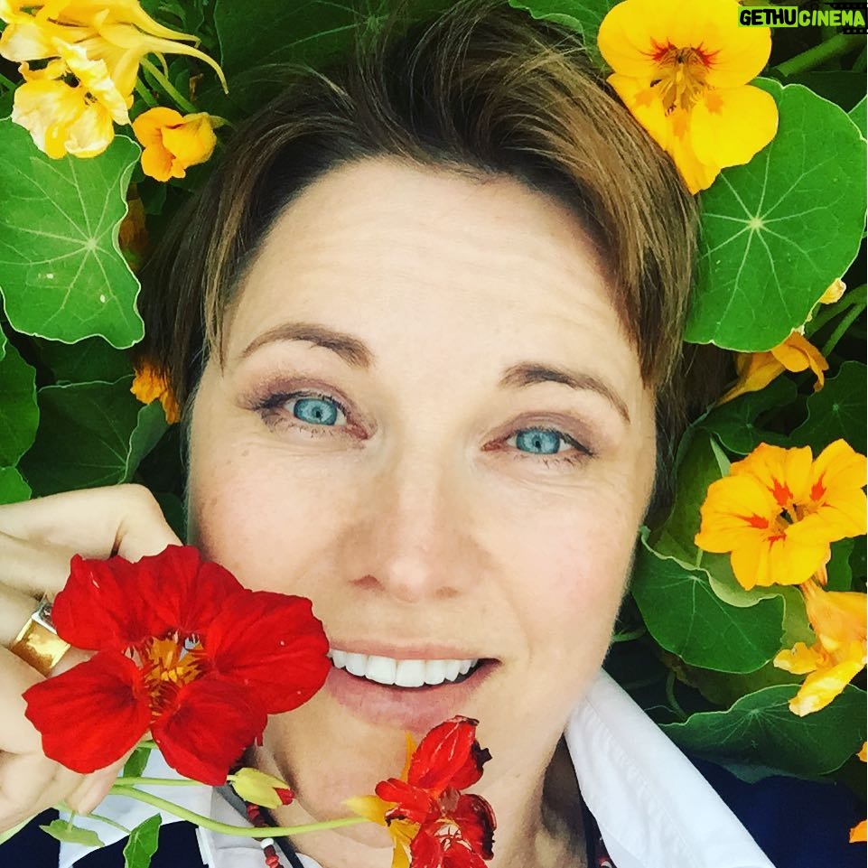 Lucy Lawless Instagram - Love your community, planet and each other. We're all we have!!! #election2016