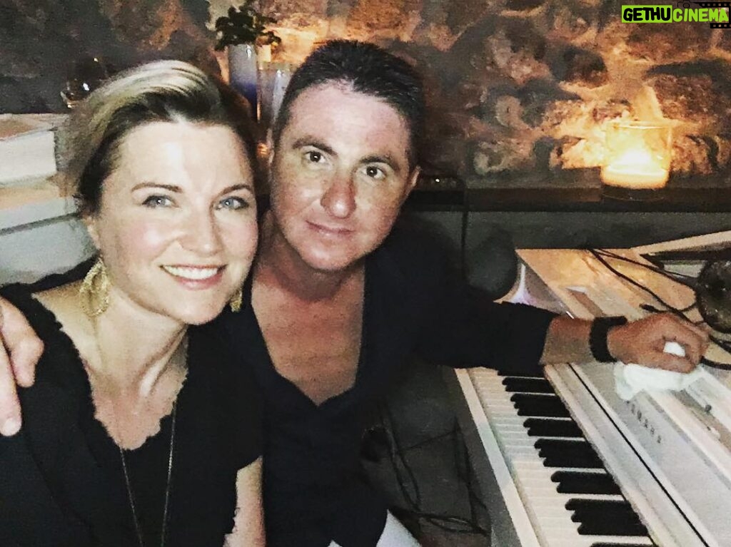 Lucy Lawless Instagram - This guy is an unbelievable piano player! Seek him out at #FlyBarPositano he is touched by magic!
