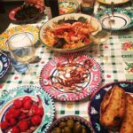 Lucy Lawless Instagram – Il mio cugino a cucinato una cena meravigliosa. La ringrazio! Anche #marisacuomo per il vino! #praiano #amalficoast