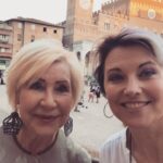 Lucy Lawless Instagram – My Fairy Godmother in Siena, journalista, Mapi Corbelli