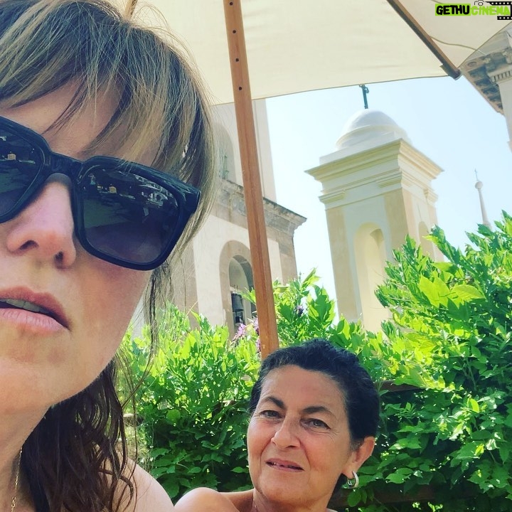 Lucy Lawless Instagram - Vi vogliamo bene, sapete!