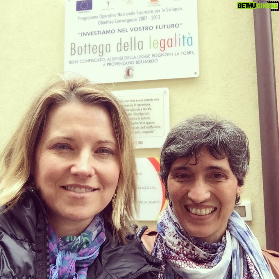 Lucy Lawless Instagram - Grazie Marilena per guidarmi nella storia di Corleone e l’evoluzione di una comunità più sicura per ogni bambino.