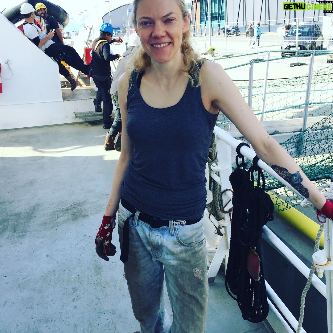 Lucy Lawless Instagram - @sinisilli @greenpeace #Legend