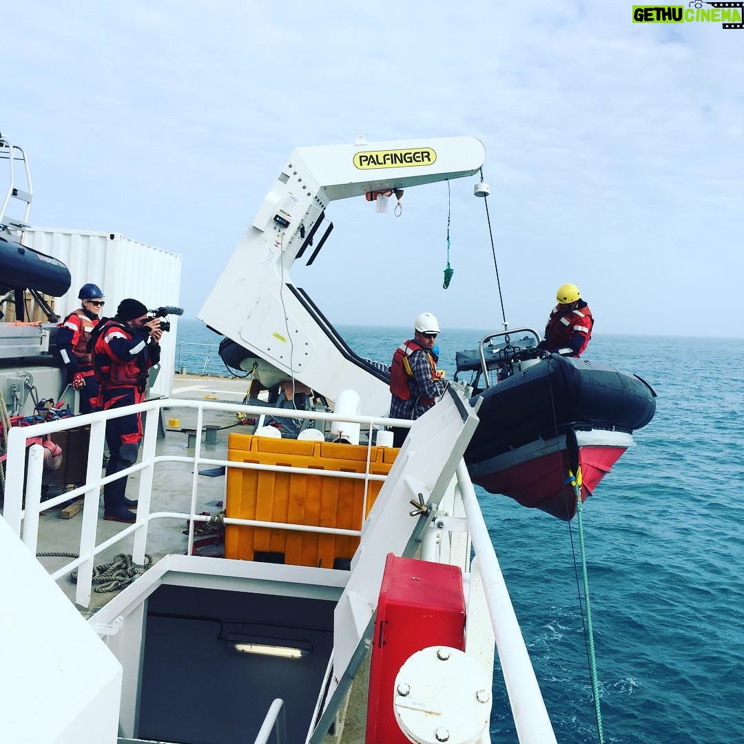 Lucy Lawless Instagram - Day 3 protesting Norwegian government's pressing into Arctic to drill for more of the stuff that's bringing catastrophic weather events to a town near you! End the Age of Oil! Clean energy: There's just no downside!!!