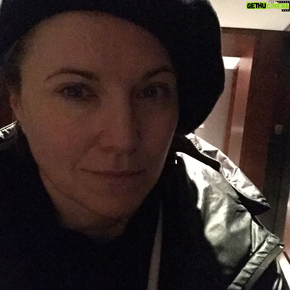 Lucy Lawless Instagram - My day... I seldom stay in big hotels. Forgot what it was like! Off to find yoga class.