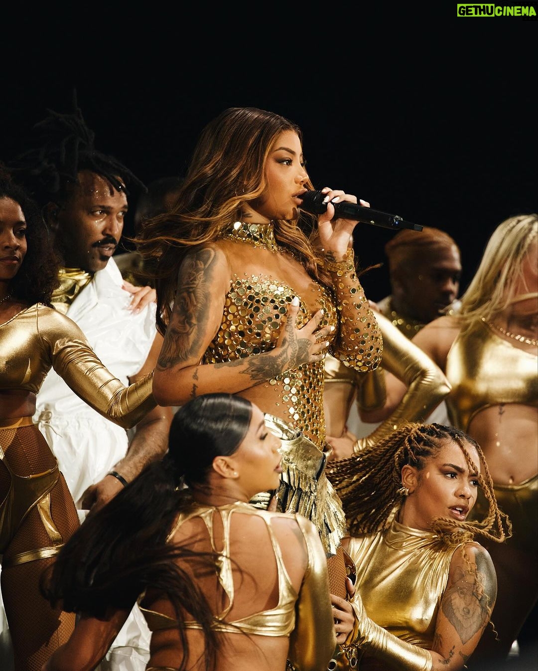 Ludmilla Instagram - Fechei o ano com chave de ouro, cantando no maior réveillon do mundo pra mais de 2 milhões de pessoas ao vivo e o show televisionado pra todo o meu país, me sinto pronta e abençoada pro que me espera em 2024 só vem que eu tô pronta ✨🙏🏾✨