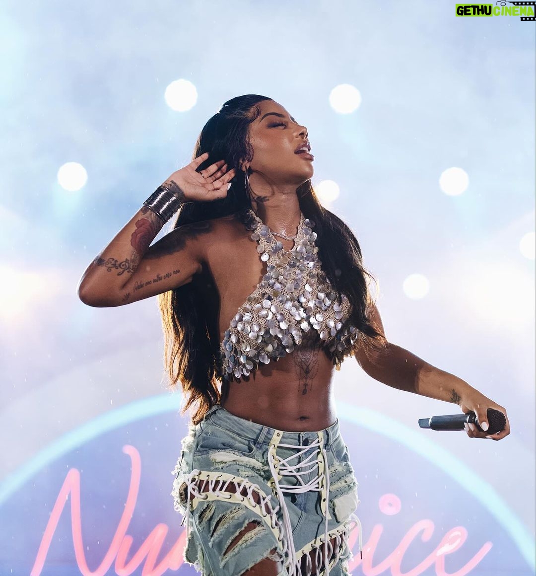 Ludmilla Instagram - Fim de ano do jeito que eu amo🤎