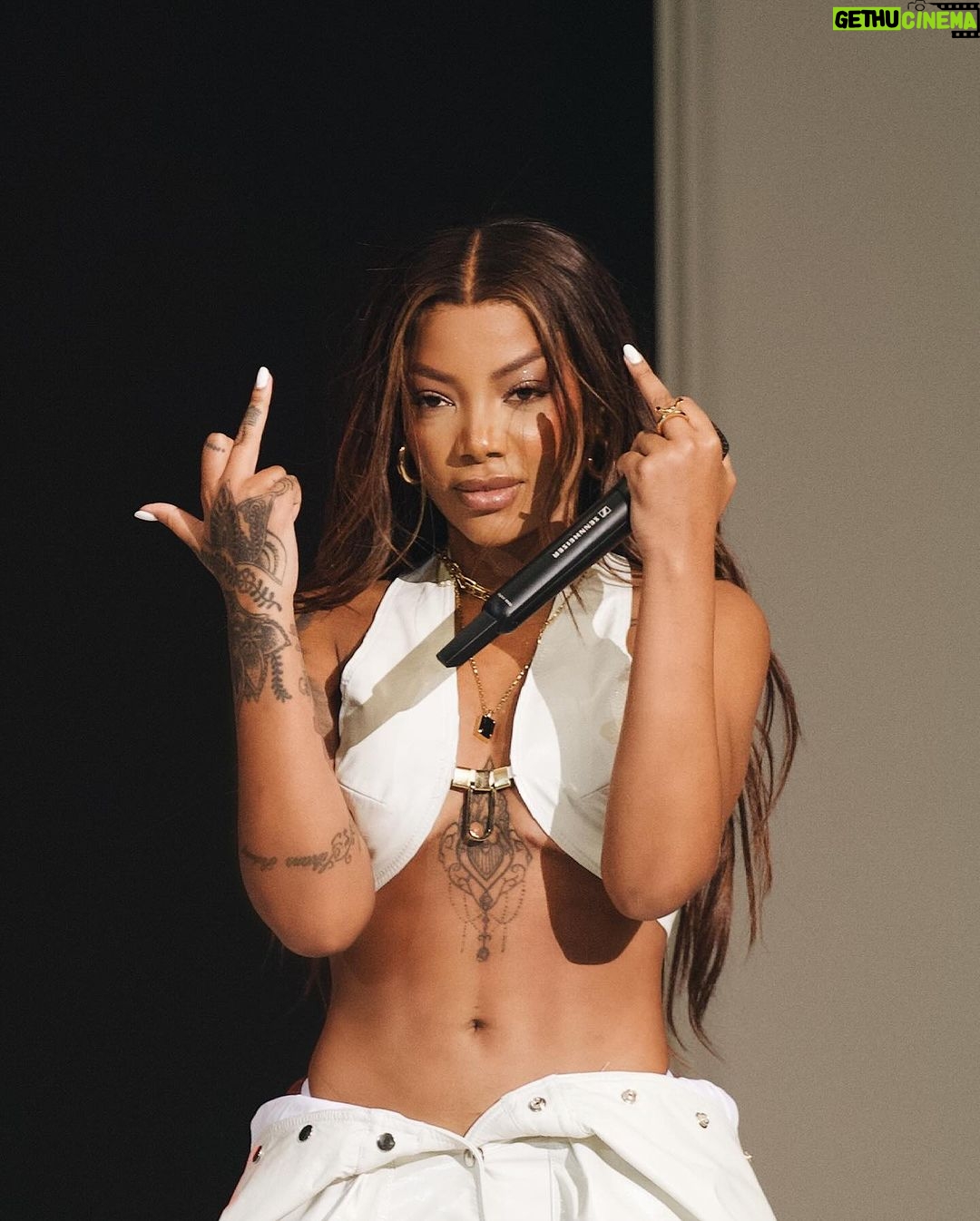 Ludmilla Instagram - Eu sou foda em fingir que tô bem, você sabe faz parte do game… #ludmillainthehouse