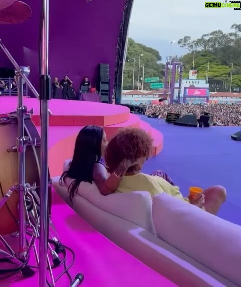 Ludmilla Instagram - Numanice sp day 2💜 foi bom demaisss