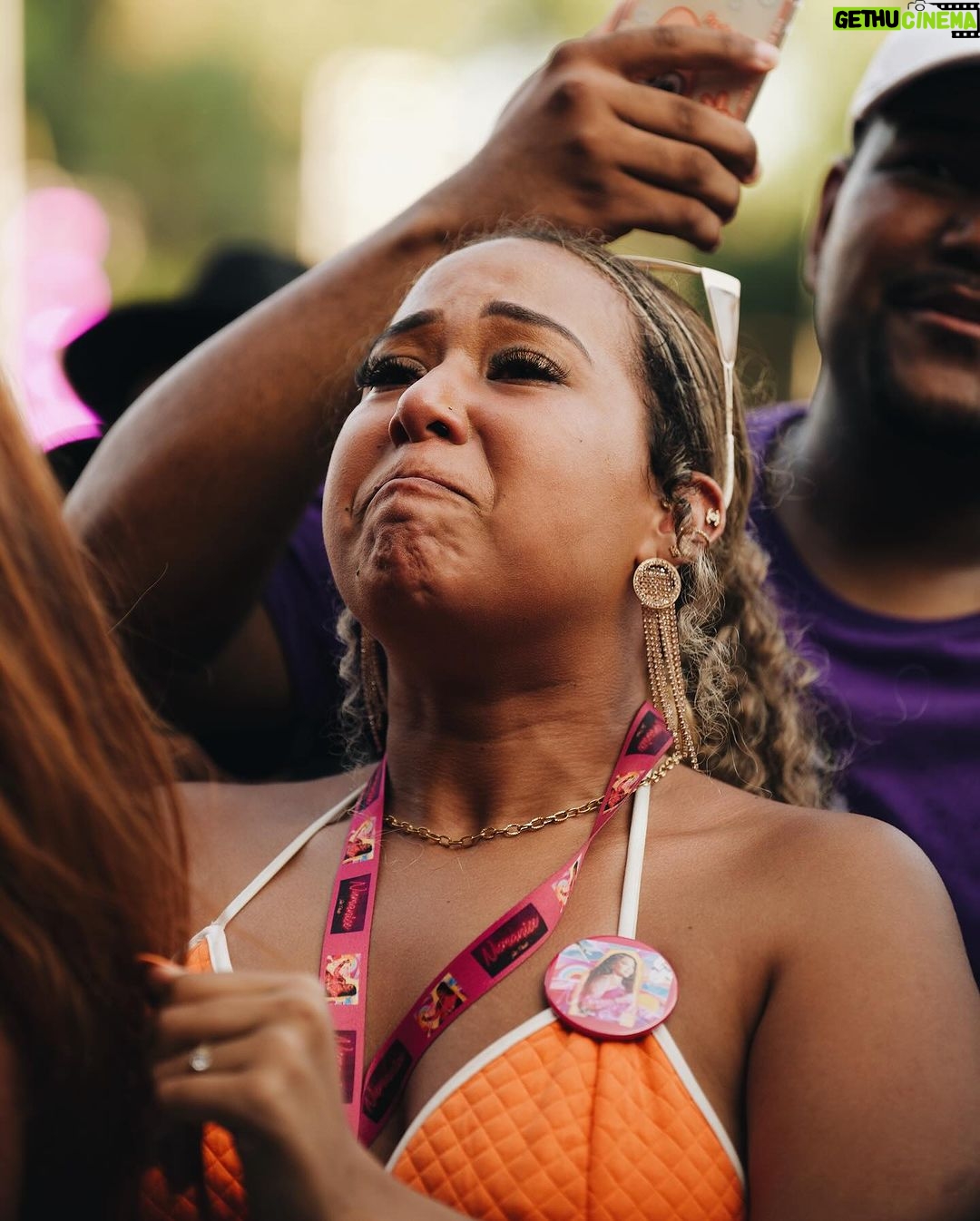 Ludmilla Instagram - Primeira dia de numanice em sp foi tudo de bom, eu sou muito feliz aqui em cima cantando pra vocês 🧡