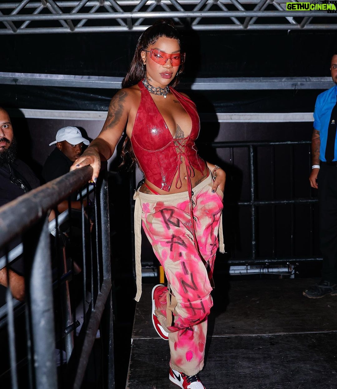 Ludmilla Instagram - Sendo muito feliz e ocupada me divertindo muitooooo, eu amo a minha vida ❤️