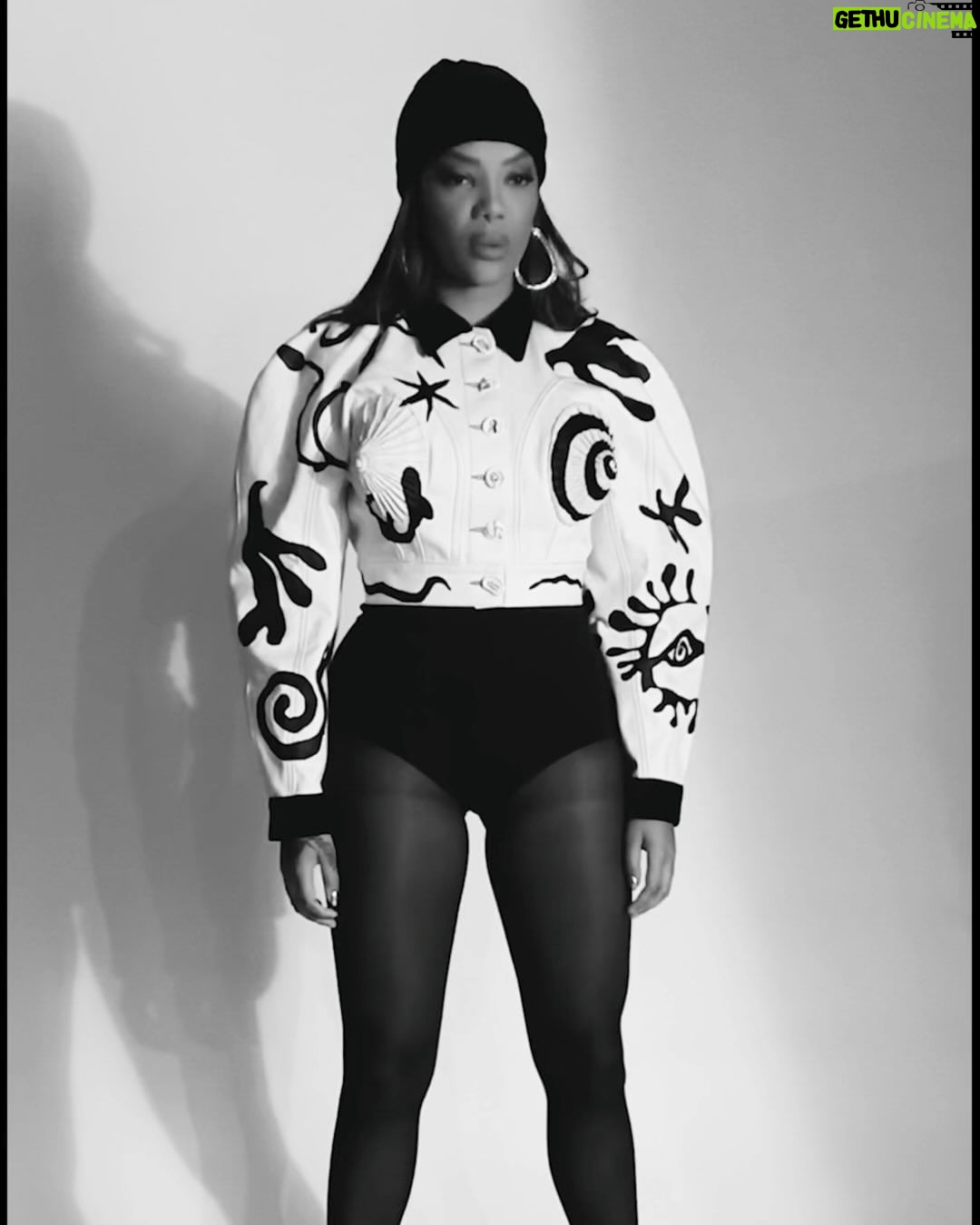 Ludmilla Instagram - aqui tu chora, se apaixona e fica correndo atrás