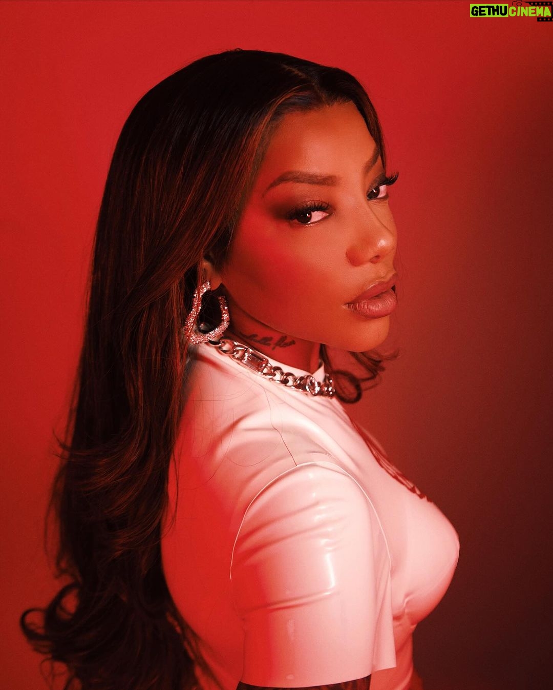 Ludmilla Instagram - diga o feitiço que você jogou em mim ❤️🔥