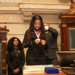 Ludmilla Instagram - Ontem recebi a Medalha Pedro Ernesto, maior honraria dada pelo Município do Rio de Janeiro, reconhecida pela ação que fizemos com o Numanice em prol do Hemorio. Batemos recorde de doações, fizemos história e está aí o reconhecimento. Estou muito feliz! É nossa 🥇