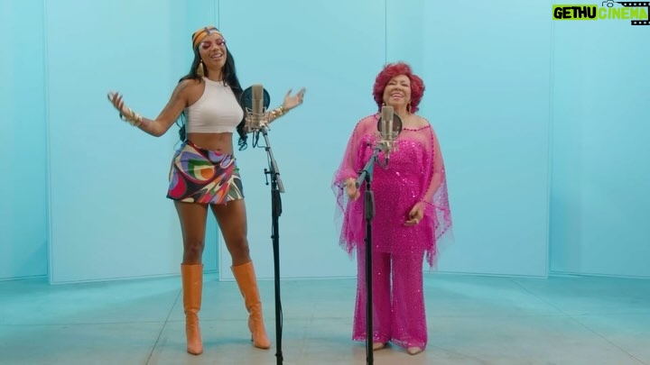 Ludmilla Instagram - O carnaval tá chegando e aqui na minha telinha, ele é mais que especial! Nossas rainhas @alcioneamarrom e @ludmilla dão o start pro carnaval #Globeleza! Quem vem comigo? 🥁✨