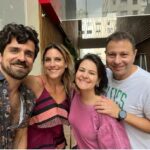 Mário Marra Instagram - Passando por Ikigai e por Sawabona, viajando por tantos conceitos tão bem alicerçados, descritos e vividos pelos queridos Leo e Diana, é um prazer indicar a leitura de Mínimo Essencial - Como a redução do excesso nos torna mais criativos, eficientes e empáticos. Leo e Diana fazem o convite a acreditar na gente mesmo, no meio, na troca, na pessoa e bem menos na coisa. Tem tanta pérola e em tantas páginas! Os sorrisos dos dois deixam claro logo no primeiro contato que ali existe algo diferente. E existe. Estive com eles muitas vezes em mensagens, outras tantas nos trabalhos do @coupleofthings e bem menos vezes pessoalmente, mas sempre foi bom e sempre deu vontade de querer mais. Sabemos que estamos devendo aquele atum selado, mas não vemos a hora de pagar.