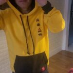 Mário Marra Instagram - É certo que tenho que aprender a criar um clima para os recebidos. É certo também que estou muito feliz com o que a @yokobrazilstore e o @beatlesloungebrazil mandaram pra mim. Lá vou eu ter sair de Beatles por aí.