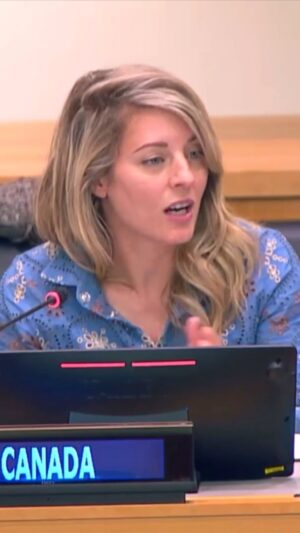 Mélanie Joly Instagram - Women’s rights are human rights. They are not negotiable.
Here at #UNGA, alongside @retno_marsudi and Minister Micheal Martin, we held a high level dialogue on the crisis in Afghanistan and its impact on Afghan women and girls.
Les droits des femmes sont des droits de la personne. Is ne sont pas négociables.
Ici à #AGNU, aux côtés de @retno_marsudi et ministre
Micheal Martin, nous avons tenu un dialogue de haut niveau sur la crise en Afghanistan et son impact sur les femmes et les filles afghanes.