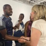 Mélanie Joly Instagram – Des rencontres et moments marquants ont ponctué ma visite au C.S.I.M.C, durant laquelle la distribution hebdomadaire des paniers alimentaires a eu lieu. La mission de cet organisme est primordiale et permet de soutenir de nombreuses familles d’A-C. Merci pour votre travail!
—
Touching encounters and moments marked my visit to the C.S.I.M.C, during the weekly distribution of food baskets. The mission of this organization is essential and helps support many families in A-C. Thank you for your hard work! Ahuntsic-Cartierville