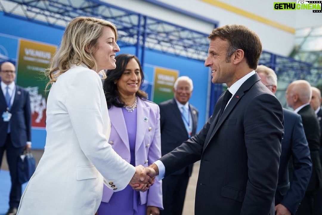 Mélanie Joly Instagram - Un plaisir de vous revoir @emmanuelmacron 🇨🇦🇫🇷 A pleasure @emmanuelmacron Vilnius, Lithuania