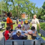 Mélanie Joly Instagram – On continue la tournée Emplois Été Canada 2023 en compagnie des Loisirs Christ Roi / Camp de Jour Henri Julien et le @marche.ahuntsic.cartierville ! Cette année, le programme finance 232 emplois pour 50 organismes d’#AhuntsicCartierville, avec un total de 1,37 million de dollars.

Toujours un plaisir de venir vous voir!
—
We continue the Canada Summer Jobs 2023 tour with @loisirschristroi and Les Marchés Ahuntsic! This year, the program is funding 232 jobs for 50 #ahuntsiccartiervillemontreal organizations, for a total of $1.37 million.

Always a pleasure to see you! Ahuntsic-Cartierville