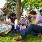Mélanie Joly Instagram - Dans #AhuntsicCartierville accompagnée de @justinpjtrudeau pour célébrer ensemble nos traditions et notre amour du Québec. Nous sommes très heureux de rencontrer les familles au parc. Merci à @espace.trad pour ce bel événement! Bonne fête nationale à toutes et tous ! — Back in my riding here in #AhuntsicCartierville with @justinpjtrudeau to celebrate our traditions and our love of Quebec. We were so happy to meet so many families at Parc Ahuntsic. Special thanks to @espace.trad for this wonderful event! Happy Fête nationale to all! Ahuntsic-Cartierville