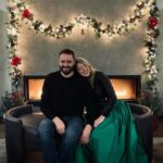 Mélanie Joly Instagram - De chez nous à chez vous, joyeux Noël rempli d’amour, de bonheur et de paix. 🎄From our place to yours, merry Christmas filled with love, happiness and peace. #christmas #noel Montreal, Quebec