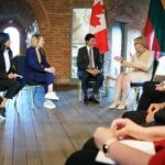 Mélanie Joly Instagram - Merci de nous recevoir, Madame la première ministre Šimonytė. #PlusFortsEnsemble #NousSommesOTAN // Thank you for having us, Prime Minister Šimonytė. #StrongerTogether #WeAreNATO Vilnius, Lithuania