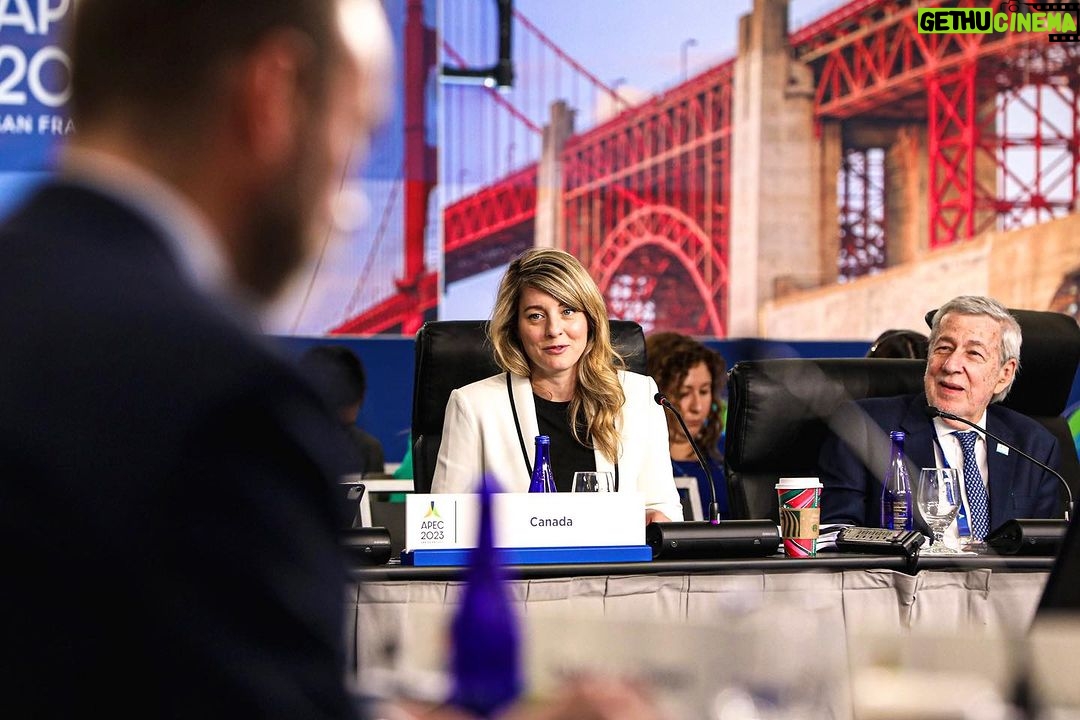 Mélanie Joly Instagram - As one of the most economically integrated regions in the world, Pacific nations must work together to build a safe, healthy and inclusive future for our citizens. At APEC, I reaffirmed Canada’s commitment to be an active and reliable partner in the region. — En tant que région parmi les plus intégrées économiquement au monde, les pays du Pacifique doivent travailler ensemble pour bâtir un avenir sûr, sain et inclusif pour leurs citoyens. À APEC, j’ai réaffirmé l’engagement du Canada à être un partenaire actif et fiable dans la région. San Francisco, California