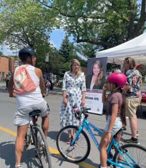 Mélanie Joly Instagram - Quelle merveilleuse journée à la promenade Fleury à Ahuntsic-Cartierville! J'ai été ravie de rencontrer tant de citoyens formidables et de discuter de nos enjeux locaux. Votre passion et votre engagement sont une source d'inspiration. Un grand merci aux commerçants et à l’équipe de bénévoles du Festi Fleury! 🌞 What a wonderful day on the Promenade Fleury in Ahuntsic-Cartierville! I was delighted to meet so many wonderful citizens and discuss local issues. Your passion and commitment are an inspiration. Many thanks to the business owners and the Festi Fleury team of volunteers!