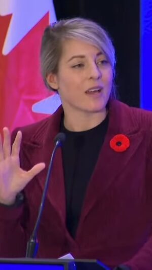 Mélanie Joly Instagram - At this moment of global crises and deep uncertainty, Canada’s foreign policy will be guided by two principles: 

Vigorously defending our sovereignty and using pragmatic diplomacy.