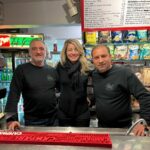 Mélanie Joly Instagram - Je dois impérativement passer par le célèbre Café Gentile du District Central lorsque je suis dans ma circonscription d’Ahuntsic-Cartierville. Les meilleurs cannolis en ville, c’est ici ! Venez prendre un café et discuter avec les très sympathiques membres de l’équipe. A visit to the famous Café Gentile in the Central District is a must-stop when I’m in Ahuntsic-Cartierville. Here you will find the best cannoli in town! Come grab a coffee and enjoy a chat with the friendly team!
