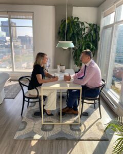 Mélanie Joly Instagram - Behind Canada and Ukraine’s strong allyship, is a deep friendship between leaders, officials, and citizens. And a morning coffee with a friend and colleague is the best beginning to any working day. 🇺🇦🇨🇦 — В основі союзництва України та Канади — глибока дружба між лідерами, урядовцями та громадянами. А ранкова кава з колегою та другом — найкращий початок робочого дня 🇺🇦🇨🇦 — L'alliance solide entre le Canada et l'Ukraine repose sur une amitié profonde entre les dirigeants, les fonctionnaires et les citoyens. Et un café matinal avec un ami et un collègue est la meilleure façon de commencer une journée de travail. 🇺🇦🇨🇦 Ottawa, Ontario