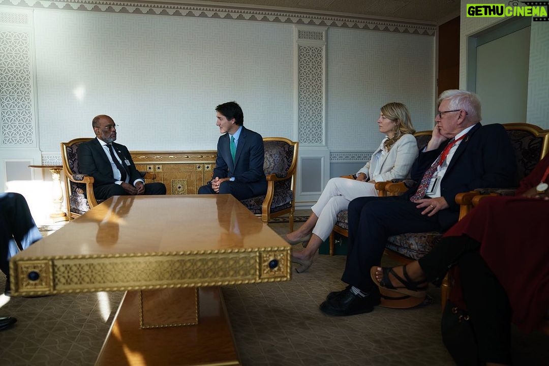 Mélanie Joly Instagram - À l'#AGNU avec @JustinTrudeau, nous discutons de la situation en Haïti avec nos partenaires. Nous travaillons à l'élaboration d'une approche intl. coordonnée de la crise où les solutions dirigées par les Haïtiens sont au premier plan. Le 🇨🇦 continuera à soutenir le peuple haïtien. — Here at #UNGA with @JustinTrudeau, we're discussing the situation in Haiti with our partners. Together, we're working on a coordinated international approach to the crisis where Haitian-led solutions are at the forefront. Canada will continue to stand with the people of Haiti. United Nations Headquarters