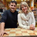 Mélanie Joly Instagram - De retour dans ma circonscription avant les fêtes, c’est toujours un plaisir pour moi de poursuivre la tradition de venir acheter quelques présents chez les commerçants de la rue Fleury à #AhuntsicCartierville. Prenons un moment durant cette période de l’année pour encourager nos entreprises d’ici en achetant local. Back in my riding before the holidays, it’s always a pleasure for me to continue the tradition of buying a few gifts from the merchants on Fleury Street in #AhuntsicCartierville. Let’s take a moment during this time of year to encourage our local businesses by buying local.