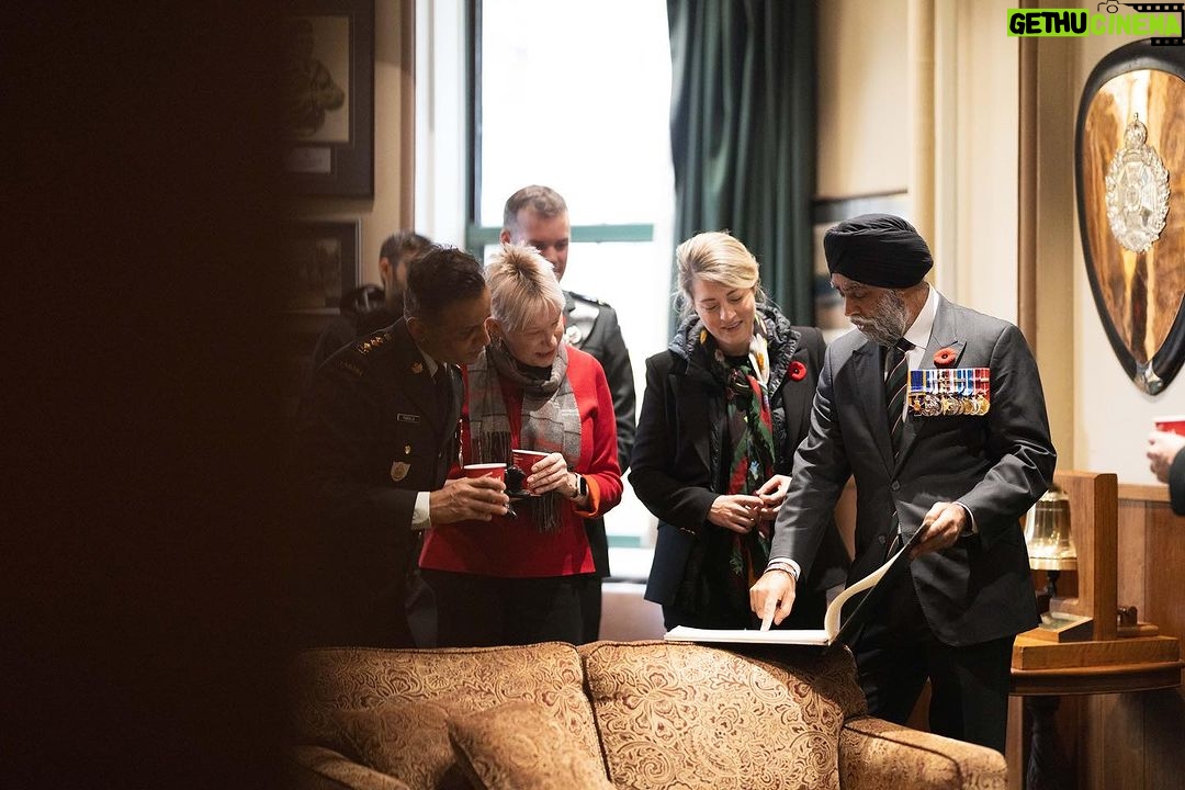Mélanie Joly Instagram - Serving our country, defending Canadian values across the world, and paying the ultimate sacrifice— that’s what we honour today on Remembrance Day. Here in Vancouver, we’re paying our respects to all who have served and continue to serve. Lest we forget. 🍁🇨🇦 Servir notre pays, défendre les valeurs canadiennes dans le monde entier et consentir le sacrifice ultime, voilà ce que nous honorons aujourd'hui à l'occasion du jour du Souvenir. Ici, à Vancouver, nous rendons hommage à tous ceux qui ont servi et qui continuent de servir. Nous nous souviendrons toujours. #remembranceday #weremember #lestweforget #theyshallnotgrowold #canada #vancouver #bc #britishcolumbia #victorysquare #poppy #canadaremembers #veteransday #veterans #supportourtroops Vancouver, British Columbia