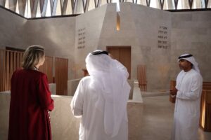Mélanie Joly Instagram - We are bound by our humanity. 

At the Abrahamic Family House in Abu Dhabi, I had the opportunity to learn and reflect on the importance of building bridges through interfaith dialogue.
—
Nous sommes unis dans notre humanité.

À la Maison de la famille abrahamique d'Abou Dhabi, j'ai eu l'occasion d'apprendre et de réfléchir à l'importance de bâtir des liens par le biais du dialogue interreligieux.