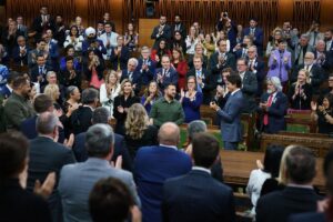 Mélanie Joly Instagram - Canada will support Ukraine in its fight for freedom- for as long as it takes.

An honour to welcome President Zelenskyy, @olenazelenska_official and @dmytro_kuleba to 🇨🇦. Together, we're committed to holding the Russian regime to account and Canada is committed to providing long-term support to 🇺🇦
—

Le Canada soutiendra l'Ukraine dans sa lutte pour la liberté, aussi longtemps qu'il le faudra.

Ce fut un honneur d'accueillir Président Zelenskyy, @olenazelenska_official et @dmytro_kuleba au 🇨🇦. Ensemble, nous nous engageons à demander des comptes au régime russe et le Canada s'engage à fournir un soutien à long terme à l’🇺🇦.