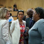 Mélanie Joly Instagram - À l'#AGNU avec @JustinTrudeau, nous discutons de la situation en Haïti avec nos partenaires. Nous travaillons à l'élaboration d'une approche intl. coordonnée de la crise où les solutions dirigées par les Haïtiens sont au premier plan. Le 🇨🇦 continuera à soutenir le peuple haïtien. — Here at #UNGA with @JustinTrudeau, we're discussing the situation in Haiti with our partners. Together, we're working on a coordinated international approach to the crisis where Haitian-led solutions are at the forefront. Canada will continue to stand with the people of Haiti. United Nations Headquarters