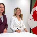 Mélanie Joly Instagram - The Kingdom of the Netherlands and Canada have a strong partnership, founded on shared values and history. Great to meet in New York and work together on solving global issues at this year's #UNGA78. Today's event on Information Integrity is a prime example because the availability of reliable, accurate and trustworthy information is the oxygen of any free and democratic system. 🇳🇱🇨🇦 Nederland en Canada hebben een sterke relatie, die gebaseerd is op gedeelde waarden en geschiedenis. Goed om elkaar in New York te ontmoeten, en samen te werken aan wereldwijde uitdagingen tijdens de 78e #AVVN. Een goed voorbeeld is het event van vandaag over informatie-integriteit. We zetten ons in voor de beschikbaarheid van betrouwbare en accurate informatie, een essentieel onderdeel van iedere democratie. 🇳🇱🇨🇦 Le Royaume des Pays-Bas et le Canada ont un partenariat solide, fondé sur des valeurs et une histoire communes. Ce fut un plaisir de se rencontrer à New York et de travailler ensemble à la résolution de problèmes mondiaux lors de l’#AGNU78 de cette année. L'événement d'aujourd'hui sur l'intégrité de l'information en est un excellent exemple, car la disponibilité d'informations fiables, exactes et dignes de confiance est l'oxygène de tout système libre et démocratique. 🇳🇱🇨🇦 New York City