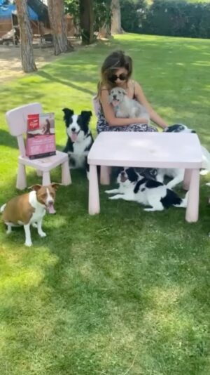 Mónica Cruz Instagram - Lo único que quiero es su felicidad ❤️
Por eso @orijen_es forma parte de nuestras vidas. Porque somos lo que comemos, y ellos también 🐕

#nutrecomoloharialanaturaleza #orijen #ad