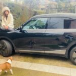 Mónica Cruz Instagram - Desenvolviendo el regalo adelantado que me han traído los Reyes Magos! El smart #1 es precioso por dentro y por fuera😍 No puedo estar más feliz! @smart_worldwide @smart.madrid Y vosotros, que habéis pedido?😜