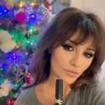 Mónica Cruz Instagram - Preparándome para mi cena navideña con @turismocastillalamancha @oficinaturismoclmenmadrid Gracias @yslbeauty #yslbeauty #makeuplook