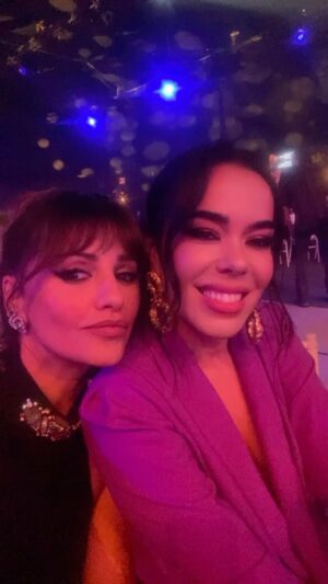 Mónica Cruz Instagram - Que orgullo de amiga! @beatrizluengo ♥️Que feliz estoy por ti y por haber podido compartir contigo una noche tan especial para ti 😍