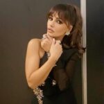 Mónica Cruz Instagram - Que bonita noche Sevilla!! ♥️ @latingrammys Muchísimas gracias a todos por ponérmelo tan fácil @yslbeauty @jesus_pyn @andresacosta @joyeriamolinacuevas @evaescolanomkp @pitialonso