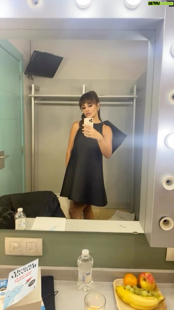 Mónica Cruz Instagram - Hoy toca Sevilla…Gracias @clarocouture @yslbeauty
