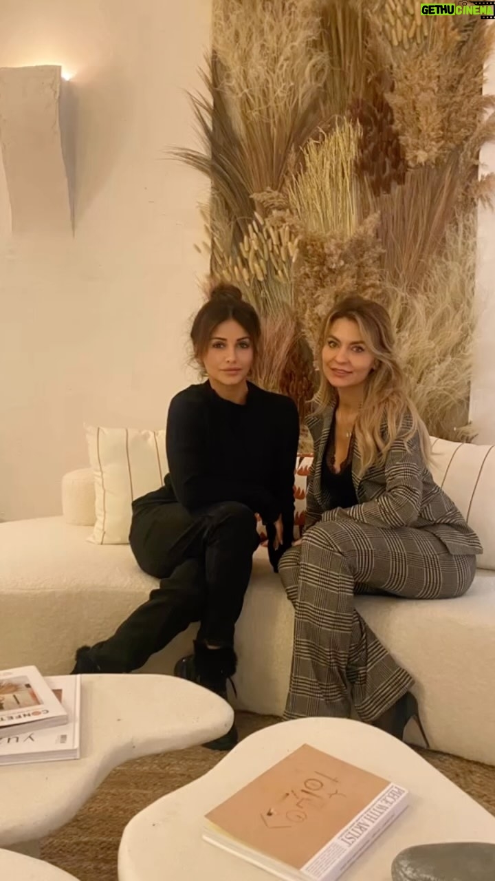 Mónica Cruz Instagram - Me encanta este sitio y las mujeres que trabajan en el!! @templa.medical @karenhuelmos_ Maravillla!!😍