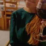 Mónica Sintra Instagram - Jantar é daqueles prazeres da vida a que não digo não. E se o jantar for num sitio ótimo com uma boa companhia... Ainda melhor. ❤️ Hoje é dia de experimentar o @temgraca_. Num cenário lindo e com uma sinfonia de sabores que é simplesmente incrível. Passem pelos meus stories e vejam mais deste incrível restaurante em Tercena. 🤯 #maravilhasdesintra #parceria Tem Graça